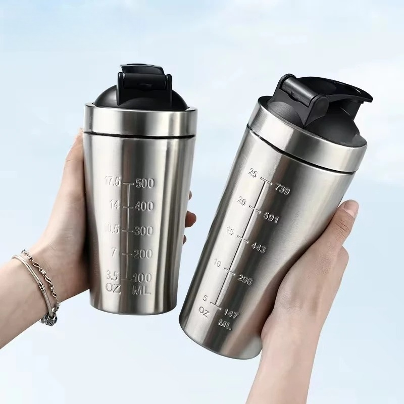 Nutrition And Fitness - 1個入り ステンレス製プロテインパウダーシェイカーボトル ボールスケール付き 水漏れ防止 ジムフィットネススポーツ ホエイシェイク